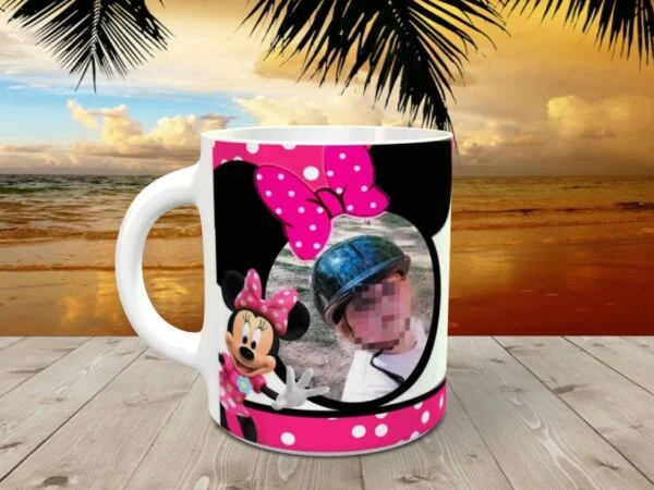 Taza personalizada para desayuno Minnie lado izquierdo