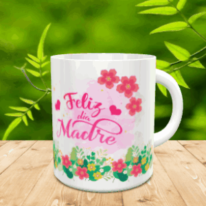 Taza blanca de cerámica personalizada con un diseño floral y la frase Feliz día Madre sobre una superficie de madera.