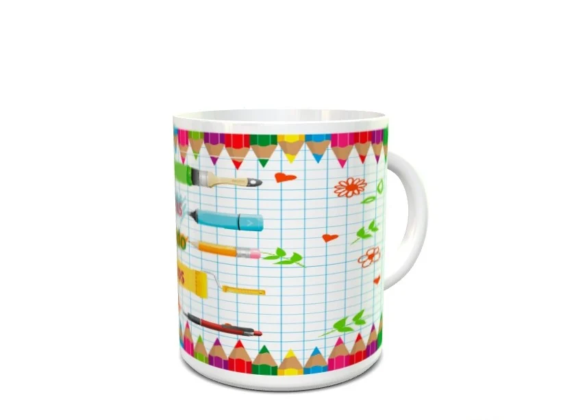 Maqueta de taza blanca de cerámica con motivo escolar de lápices y cuadriculado Ref. 5xx