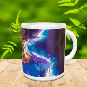 Maqueta de taza de cerámica blanca decorada con la ilustración de un personaje de animación con aura de energía azul, apoyada sobre una superficie de madera.