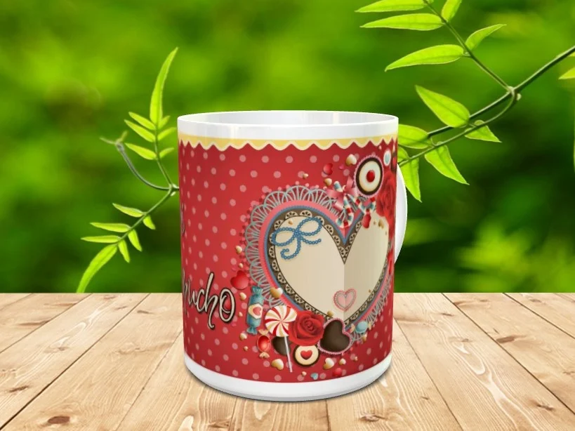 Taza blanca de ceramica para el Dia de la Madre con diseño de corazones y dulces sobre fondo rojo Ref. mama-39-xx