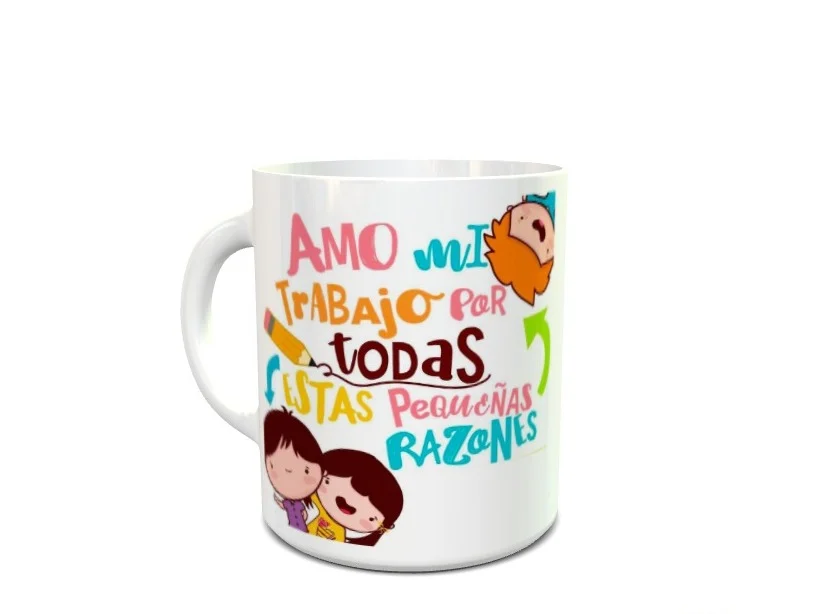 taza blanca de cerámica para profesores con un diseño colorido que incluye ilustraciones infantiles y la frase Amo mi trabajo por todas estas pequeñas razones.