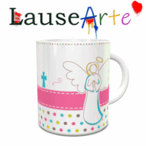 Maqueta de taza blanca de cerámica en movimiento con un diseño infantil de bautizo que incluye un angelito, una franja rosa y lunares multicolores.