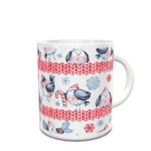 Maqueta de una taza blanca de cerámica en movimiento decorada con un diseño de pajaritos invernales y jerséis de punto rojo. Ref. 8