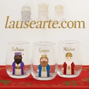 Juego de tres vasos de cristal de chateo personalizados para Navidad. Cada vaso muestra la ilustración detallada de uno de los Reyes Magos (Baltasar, Gaspar y Melchor) con sus respectivos nombres grabados en letras doradas.